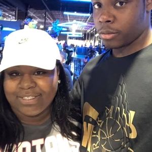 Meet your Posher, Christopher